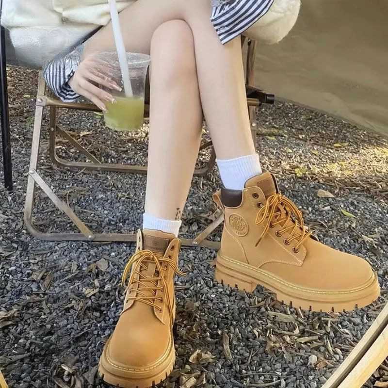 厚底　ブーツ アウトドア調ショート厚底ブーツ