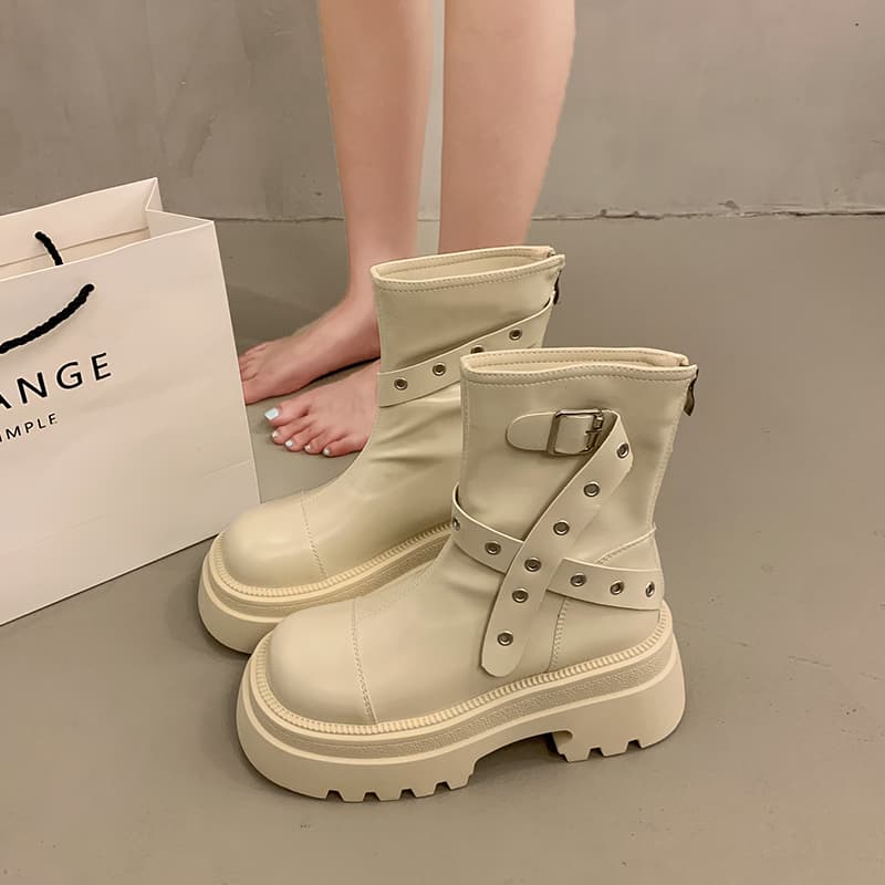 厚底　ブーツ メタル飾り付きショートブーツ